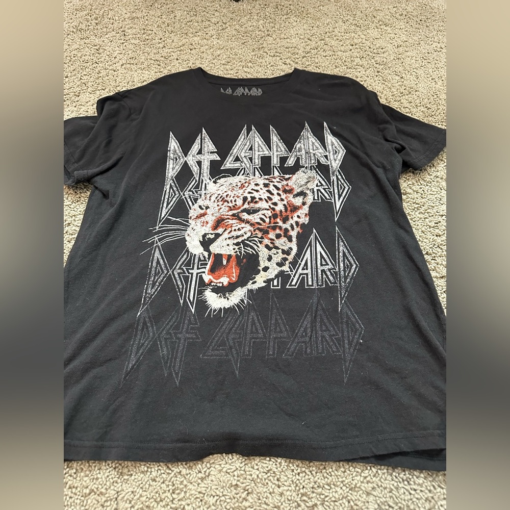 Graphic T